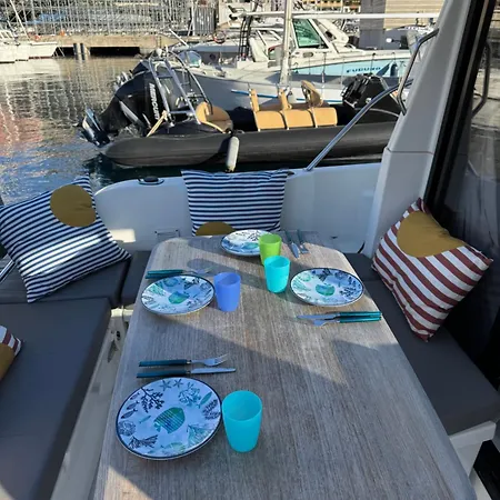 Botel Bateau Familial - Port De Monte Carlo
