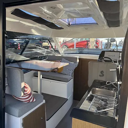 Bateau Familial - Port De