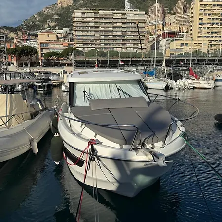 Bateau Familial - Port De *