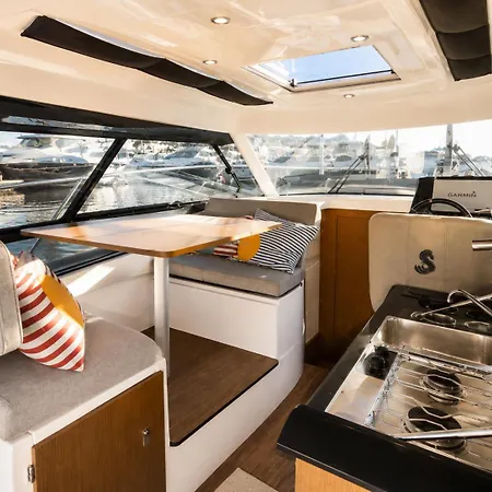 船上ホテル Unique Family Boat Stay In Monaco モンテ・カルロ